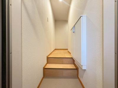 【玄関】 | 池田市古江町貸家