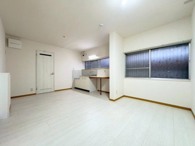 【居間・リビング】 | 池田市古江町貸家