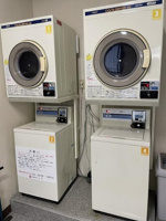 建物１階にコインランドリー