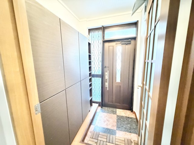 西都賀5丁目住宅の玄関