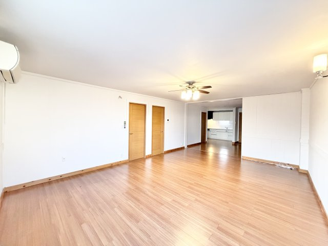 西都賀5丁目住宅の居間・リビング