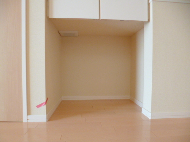 クレールの居間・リビング|★換気扇付きペット専用スペース★