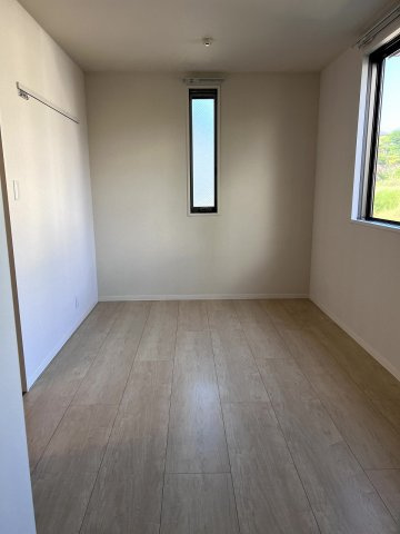 ガーデンズ太寺の洋室