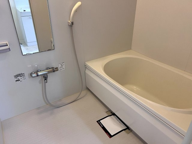 ガーデンズ太寺の浴室