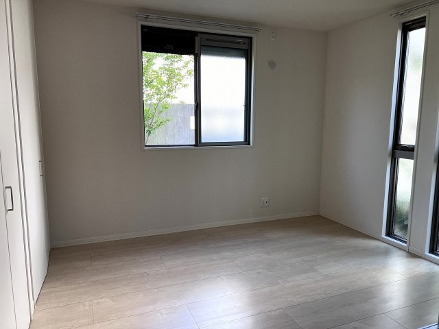 ガーデンズ太寺の寝室