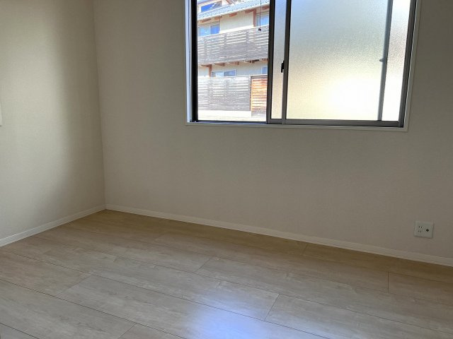 ガーデンズ太寺の洋室