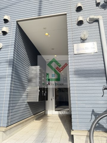 ラテール武蔵野のエントランス