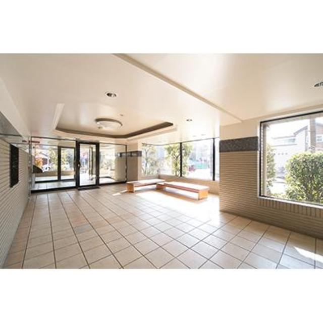 ミレニアムコート青葉台のエントランス