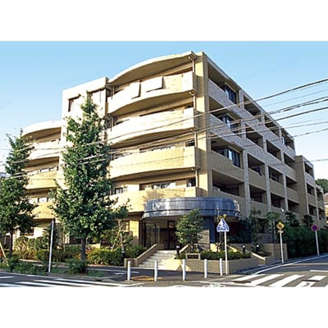 ミレニアムコート青葉台の外観