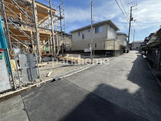 土佐市高岡町乙 ⑪ 新築戸建ての前面道路含む現地写真|2025年12月下旬