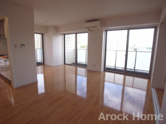 【居間・リビング】 | SOLAO金山 | ゆったりとしたリビングです