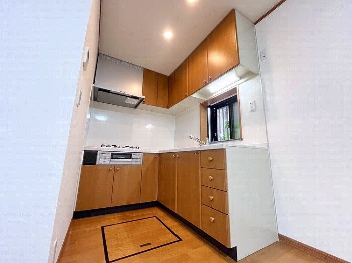 草加市中根3丁目　中古戸建のキッチン