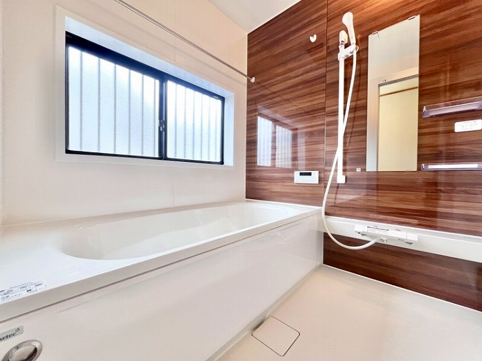 草加市中根3丁目　中古戸建の浴室