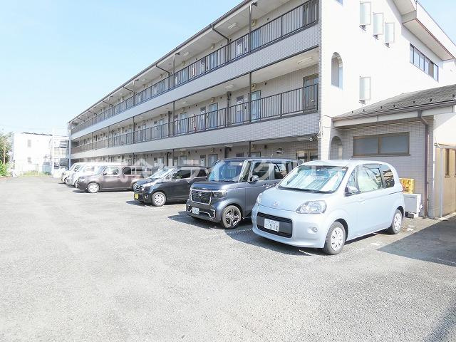 植村ビルの駐車場
