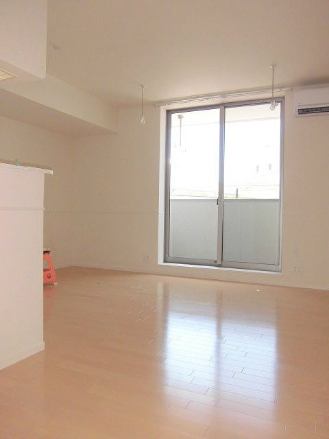 メゾンデュリアンの居間・リビング|★リビング★フローリング★