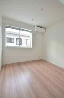 【寝室】 | リオン・ドール | 5.1帖のきれいな洋室。