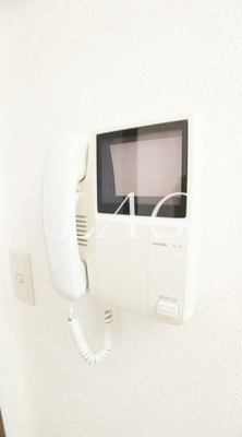 【セキュリティ】 | アーバン大成 | モニター付きインターフォンです。