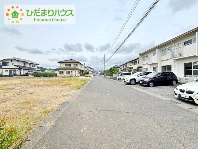 いわき市平下平窪6期　新築戸建　１号棟の前面道路含む現地写真