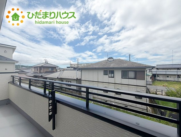 いわき市平下平窪6期　新築戸建　2号棟のバルコニー|広々としたバルコニー。お洗濯物もぜーんぶ干せちゃいます！！