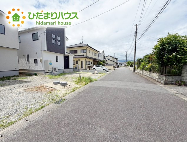 いわき市平下平窪6期　新築戸建　2号棟の前面道路含む現地写真|是非一度、ご家族そろってご内覧ください♪