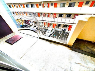 【バルコニー】 | 第4三宅ビル | 外からの目が気にならないバルコニーで洗濯物が干せます