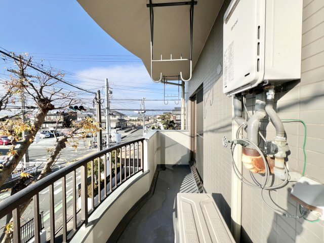 ケントパレス浜松のバルコニー|バルコニーへ出ると気持ちの良い風が吹き抜けます！！
