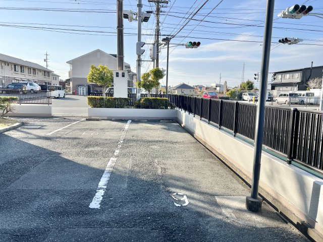ケントパレス浜松の駐車場|奥行きのある駐車場です！！