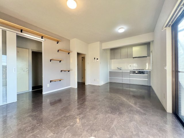 ケントパレス浜松の居間・リビング|約12.6帖のリビング！キャットウォーク付き♪♪
