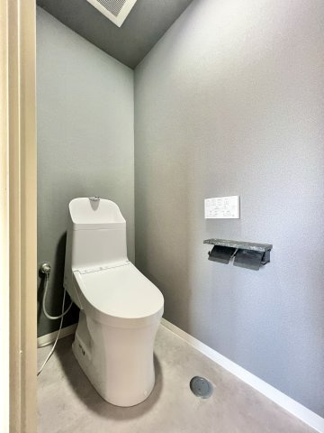 ケントパレス浜松のトイレ|白を基調とした清潔感のあるトイレ！
