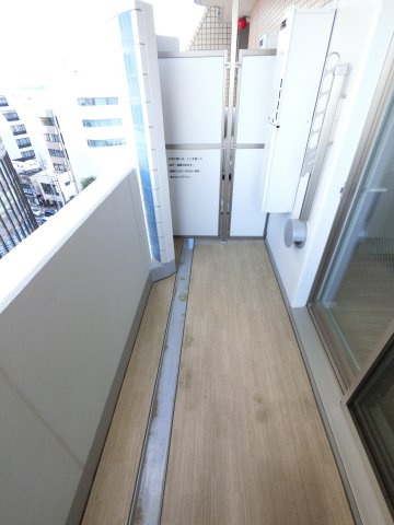 レ・ソール本八幡パラシオンのバルコニー