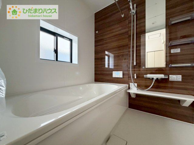 いわき市郷ケ丘4期　新築戸建　2号棟の浴室|"何歳まで一緒に入ってくれるだろうか・・・。
広いお風呂は、お子様と一緒に入るバスタイムがより楽しくなります。"