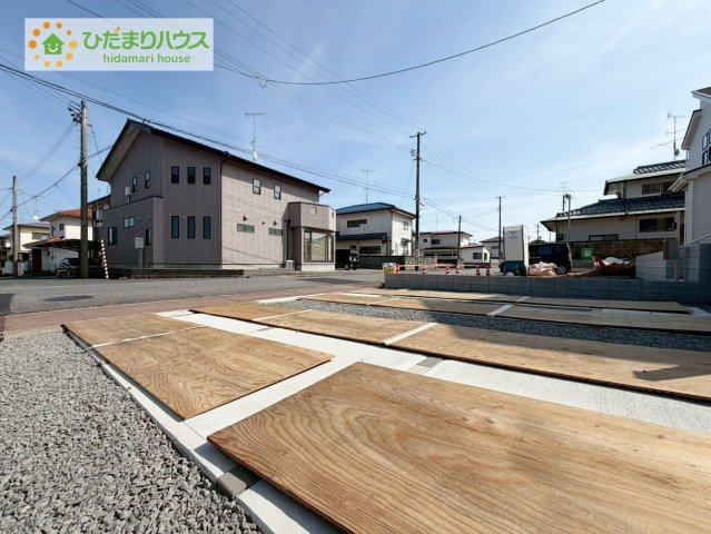 いわき市郷ケ丘4期　新築戸建　2号棟の駐車場|マイホームなら駐車場代がかかりません。しかも、自宅の駐車場で洗車ができます！今までコイン洗車に行っていた手間も省けて、節約にもつながります(^^♪