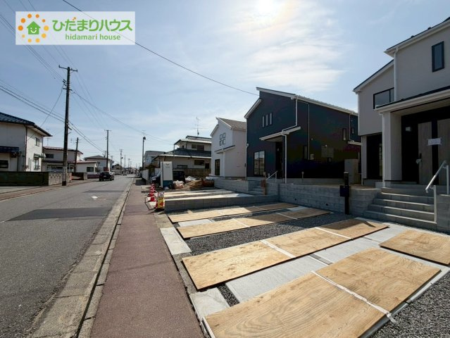 いわき市郷ケ丘4期　新築戸建　2号棟の前面道路含む現地写真|是非一度、ご家族そろってご内覧ください♪