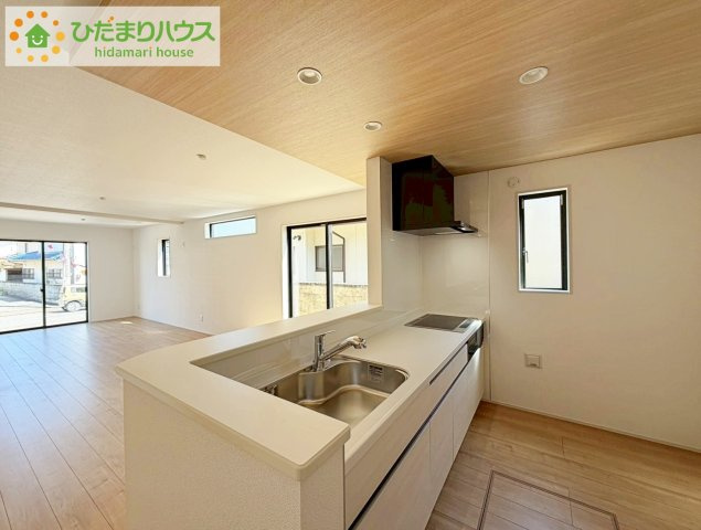 いわき市郷ケ丘4期　新築戸建　4号棟のキッチン|料理をしながらでも、ご家族との会話を楽しめる対面式キッチン♪