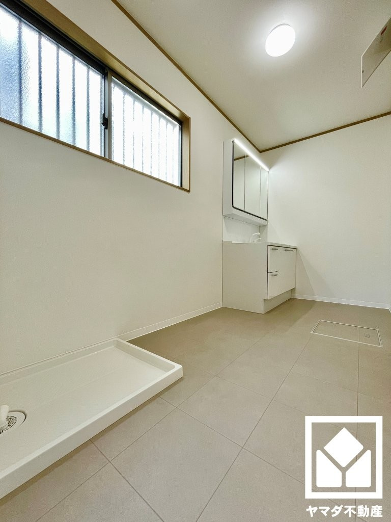 京田辺市同志社山手３丁目　T37号地の独立洗面台