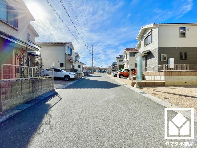 京田辺市同志社山手３丁目　T37号地の前面道路含む現地写真