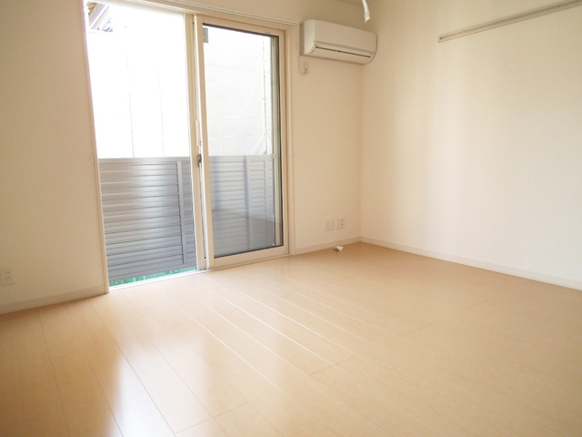 ミズカ　ラトゥールの居間・リビング|7.6帖の洋室☆