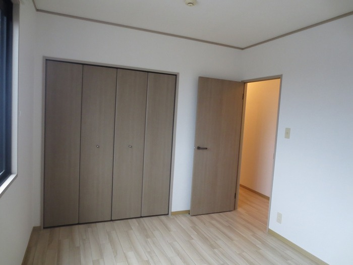 セジュール鳴見ヶ丘の収納