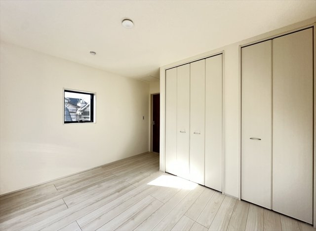【洋室】 | 新座市野火止3丁目　新築一戸建住宅　全1棟　(志木本店) | 洋室6.7帖／当物件は住宅性能表示制度において6項目のMAX等級を取得。