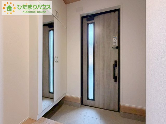 いわき市泉町下川3期　新築戸建　5号棟の玄関|丁度良い靴箱のサイズ♪これだけあれば家族全員の靴がしまえてスッキリ(^O^)