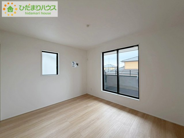 いわき市泉町下川3期　新築戸建　5号棟の寝室|広めの主寝室は、ベッドの他にもパソコンデスクやドレッサーなども置けちゃいます(*^-^*)