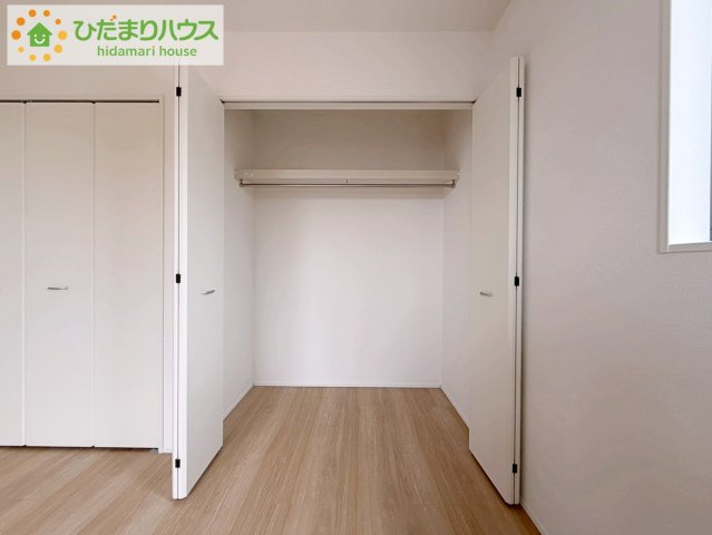 いわき市泉町下川3期　新築戸建　5号棟の収納|大容量のWICのある主寝室。夫婦の洋服もたくさん収納できます。