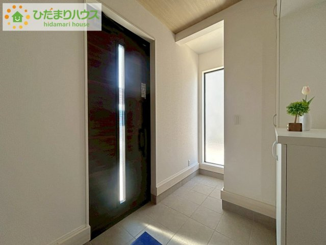 いわき市泉町下川3期　新築戸建　4号棟の玄関|丁度良い靴箱のサイズ♪これだけあれば家族全員の靴がしまえてスッキリ(^O^)