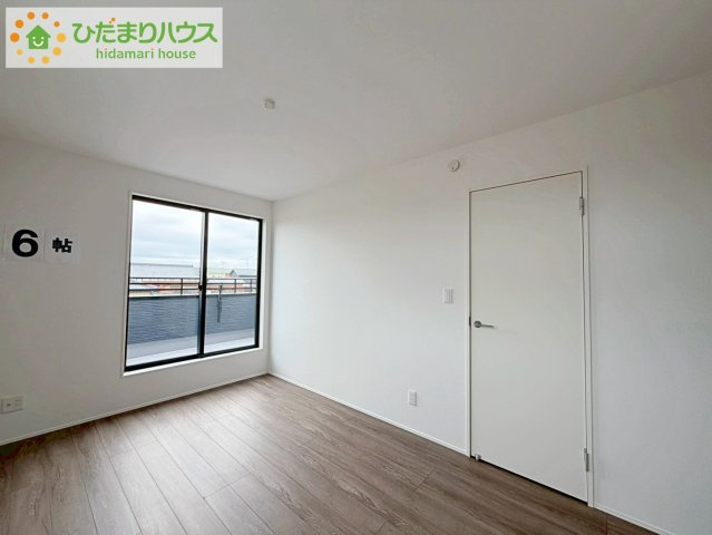 いわき市泉町下川3期　新築戸建　3号棟の寝室|広めの主寝室は、ベッドの他にもパソコンデスクやドレッサーなども置けちゃいます(*^-^*)