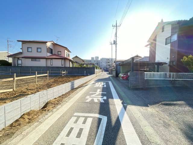 新築戸建・新築建売　太田市亀岡町3期　尾島小・尾島中の前面道路含む現地写真