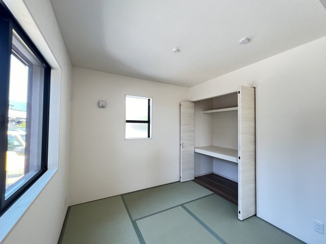 大和高田市曽大根　第5期　の和室|洋風和室4.5帖　押入収納付き