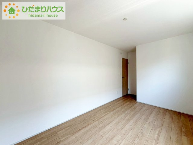 いわき市小名浜林城　新築戸建　1号棟の寝室|清々しい朝陽が差し込む寝室は、開放感たっぷりで心をリフレッシュしてくれる特別な住空間。家具の配置を自由に楽しむことで、自分だけの快適な居場所を作り出せます！
