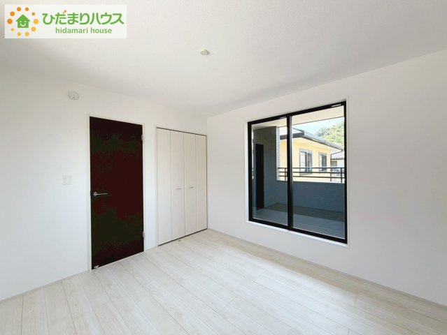 いわき市小名浜林城　新築戸建　2号棟の寝室|清々しい朝陽が差し込む寝室は、開放感たっぷりで心をリフレッシュしてくれる特別な住空間。家具の配置を自由に楽しむことで、自分だけの快適な居場所を作り出せます！