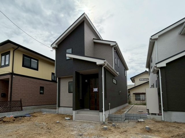 いわき市小名浜林城　新築戸建　2号棟の外観|同じ作りのモデルハウス見学可能です！
今から見たいも大歓迎！お気軽にお問い合わせください☆彡