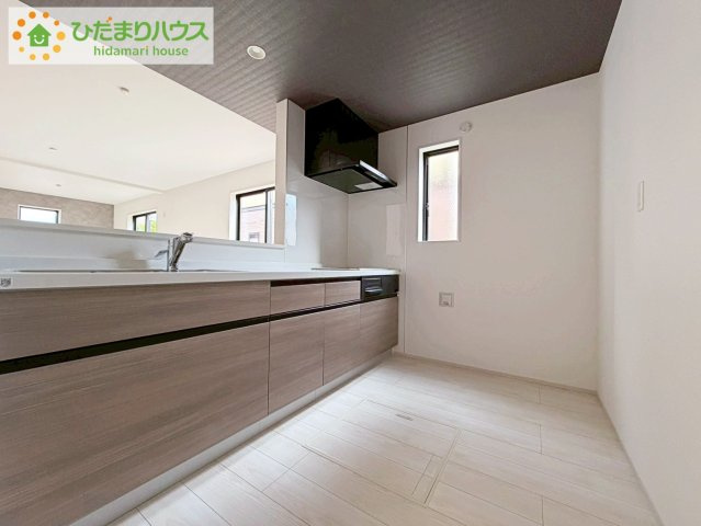 いわき市小名浜林城　新築戸建　2号棟の前面道路含む現地写真